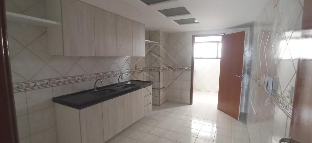 Alugar Apartamento / Padrão em João Pessoa R$ 2.800,00 - Foto 13