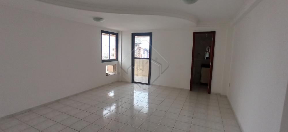 Alugar Apartamento / Padrão em João Pessoa R$ 2.800,00 - Foto 5