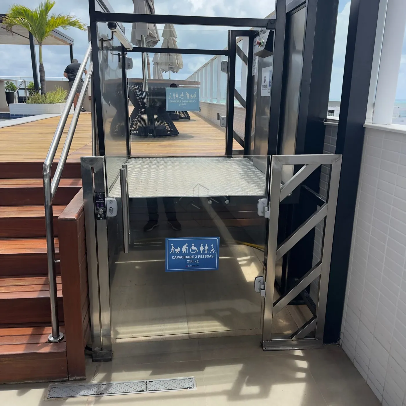 Comprar Apartamento / Padrão em Cabedelo R$ 1.200.000,00 - Foto 5