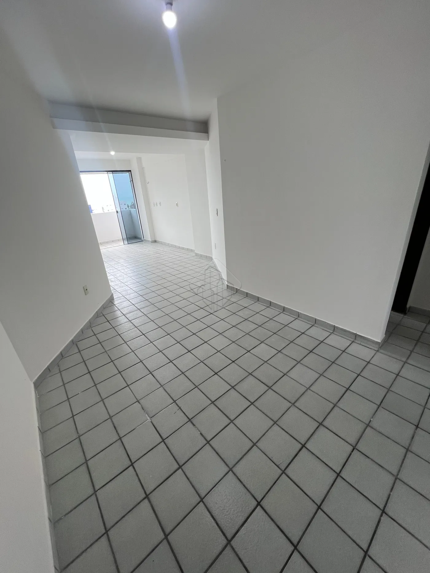 Alugar Apartamento / Padrão em João Pessoa R$ 2.759,20 - Foto 2