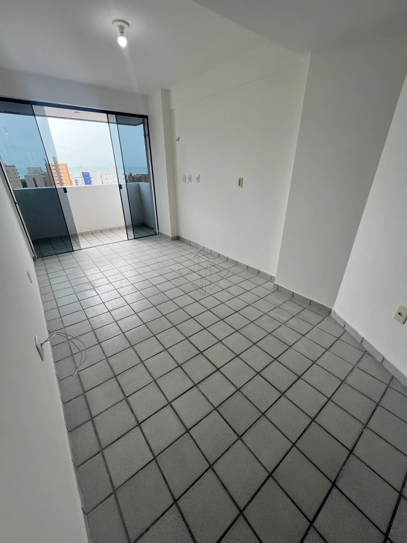 Alugar Apartamento / Padrão em João Pessoa R$ 2.759,20 - Foto 3