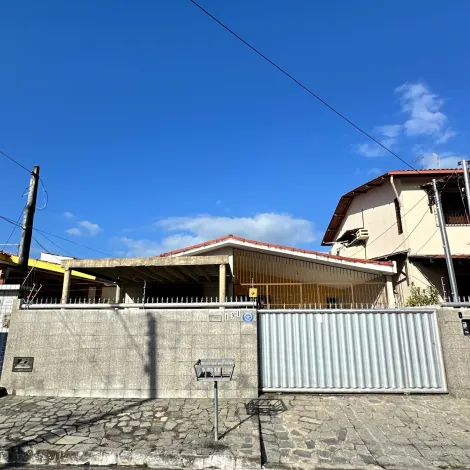 imagem 1 - Casa espaçosa em Água Fria - 3 quartos sendo 1 suite, escritório e garagem para 3 carros imagem 1 - Casa espaçosa em Água Fria - 3 quartos sendo 1 suite, escritório e garagem para 3 carros