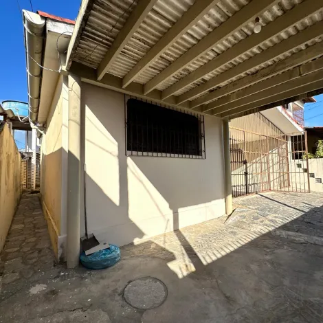 imagem 4 - Casa espaçosa em Água Fria - 3 quartos sendo 1 suite, escritório e garagem para 3 carros imagem 4 - Casa espaçosa em Água Fria - 3 quartos sendo 1 suite, escritório e garagem para 3 carros
